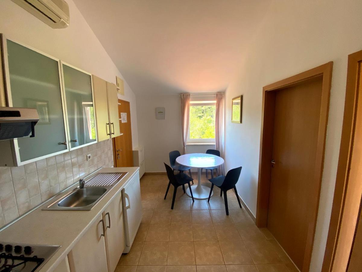 Apartments Matlovac Zdrelac Bagian luar foto