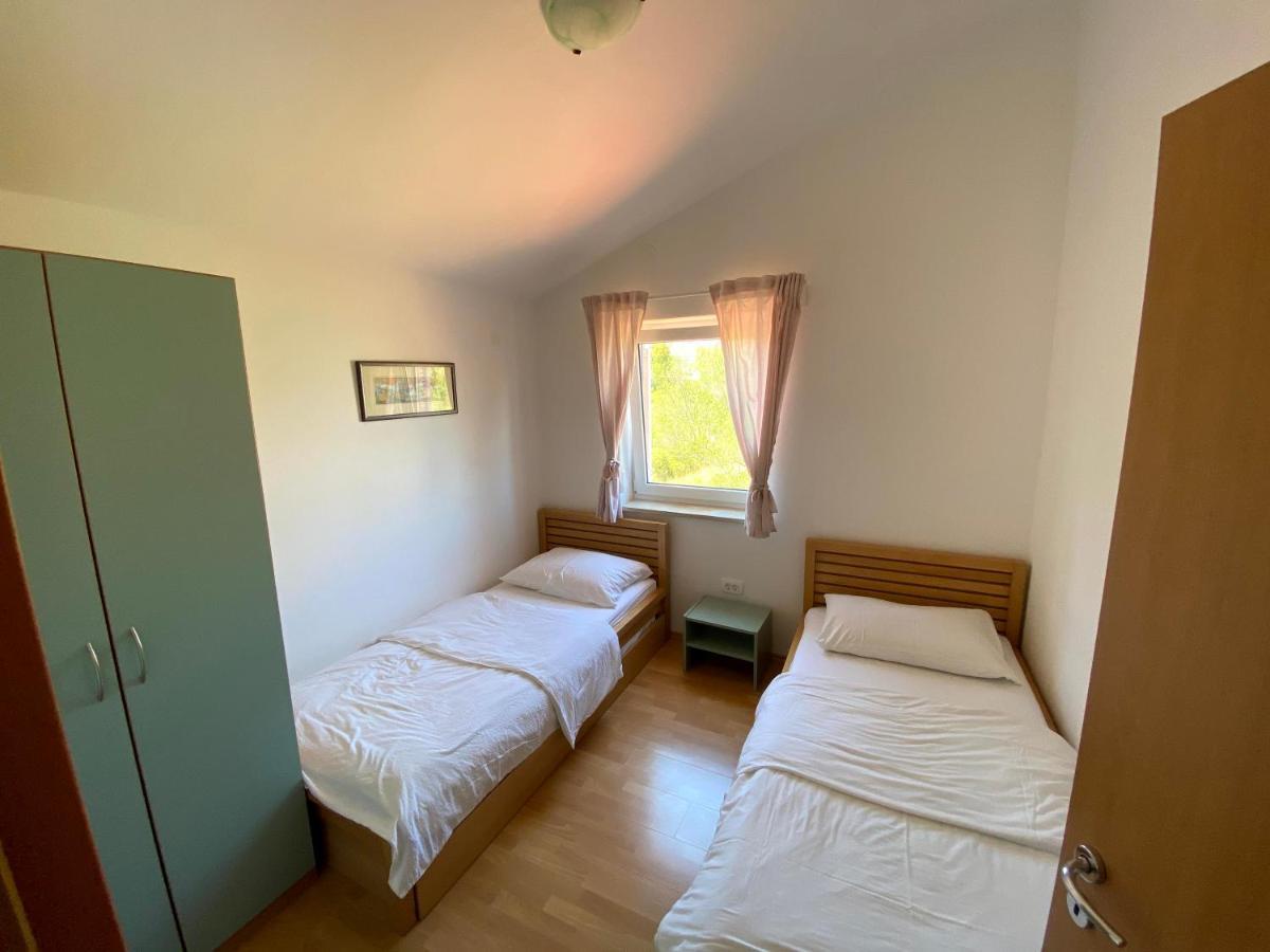 Apartments Matlovac Zdrelac Bagian luar foto